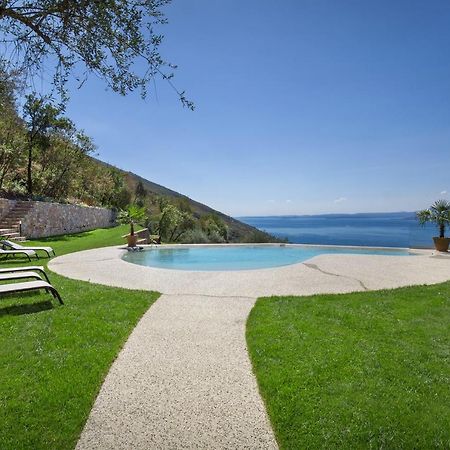 Villa Divina - Apt Icona Con Piscina E Vista Lago Кастеллетто-ді-Бренцоне Екстер'єр фото